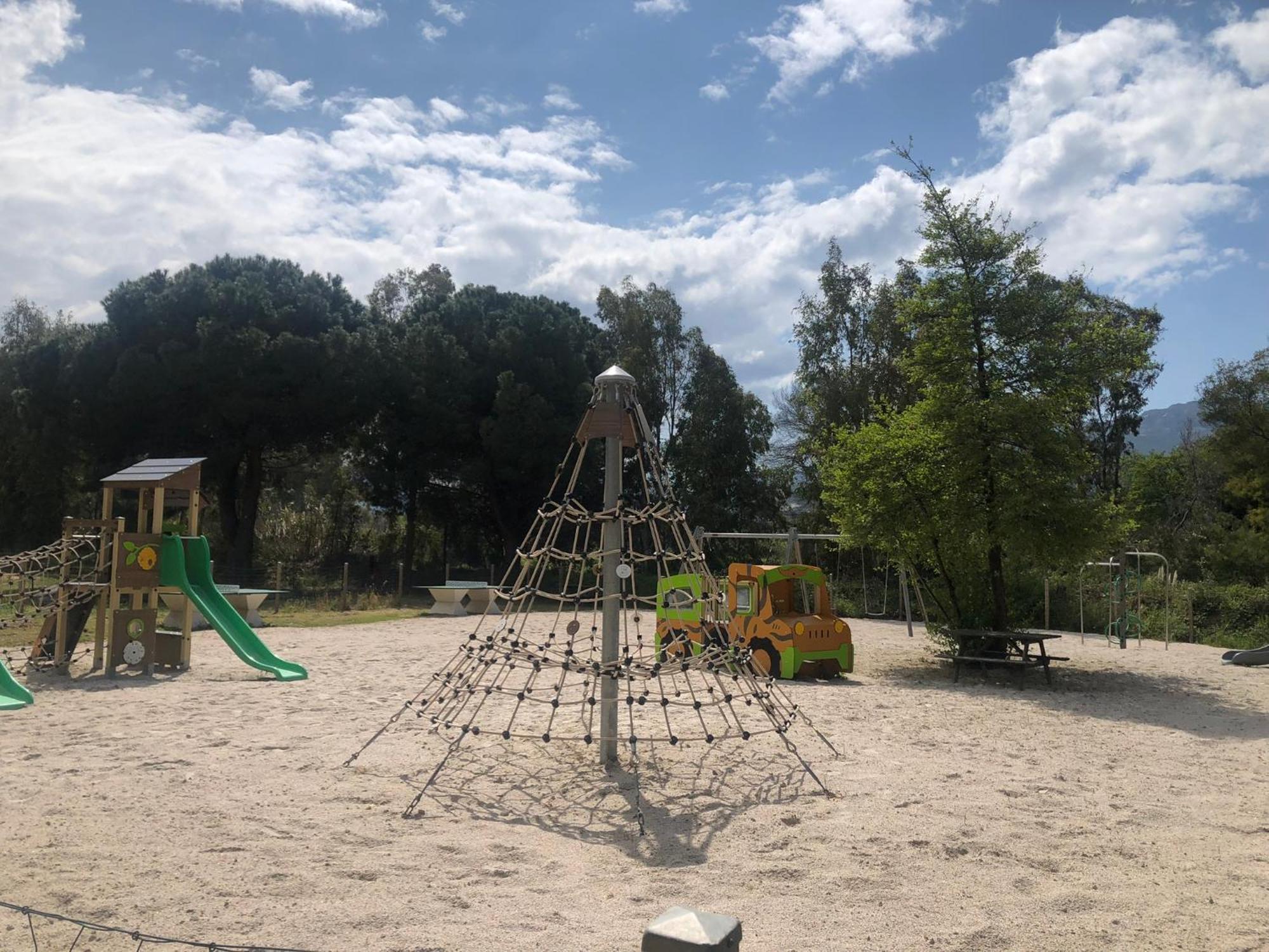 Parque de Campismo Dolce Calvi (Corsica)